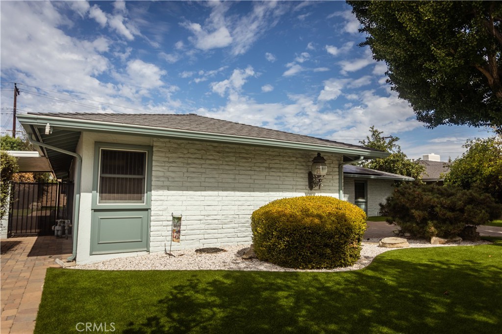 521 West Memory Lane Santa Ana, CA 92706 - Photo 7 of 43