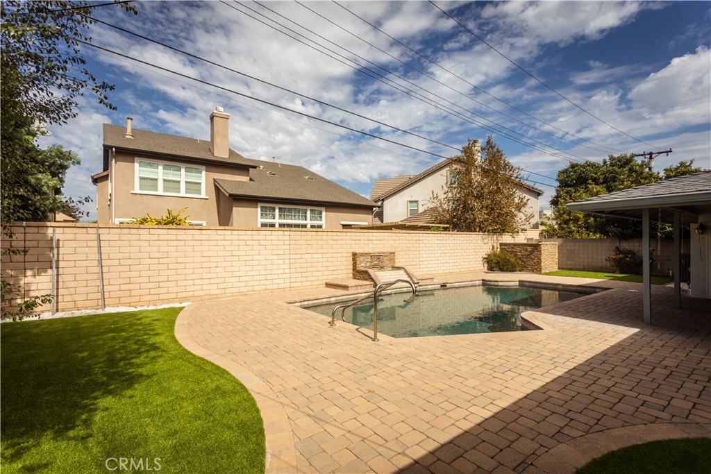 521 West Memory Lane Santa Ana, CA 92706 - Photo 8 of 43