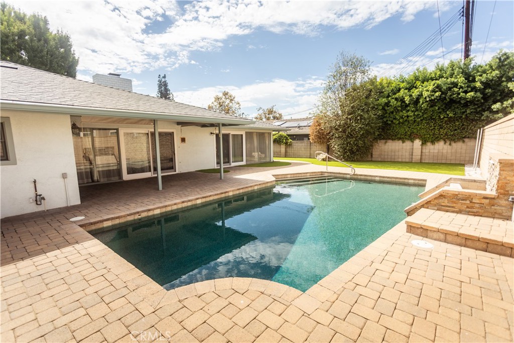 521 West Memory Lane Santa Ana, CA 92706 - Photo 9 of 43