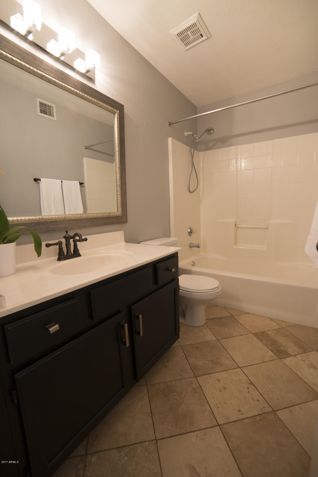 4604 East Danbury Road Phoenix, AZ 85032 - Photo 20 of 27 Upstairs Bath