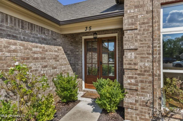 $319,000 | 35 Pearson Cove, Byhalia, MS 38611