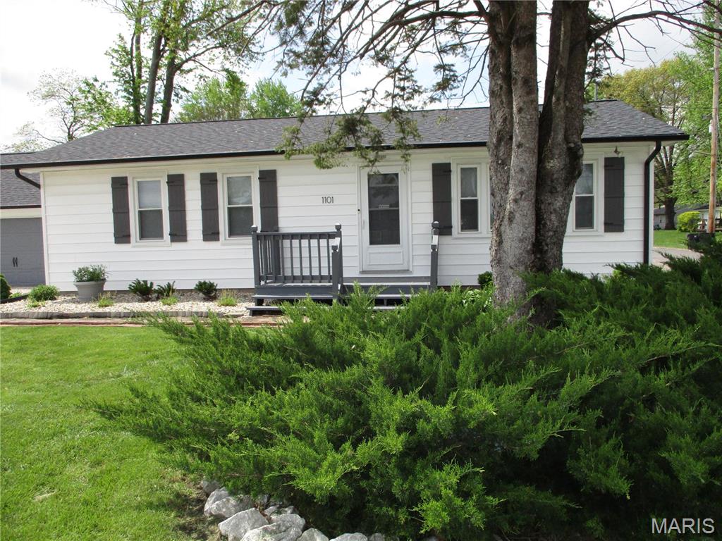 1101 West Boulevard Belleville, IL 62221 - Photo 2 of 28