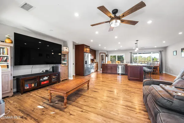 $1,129,000 | 683 Languid Lane, Simi Valley, CA 93065