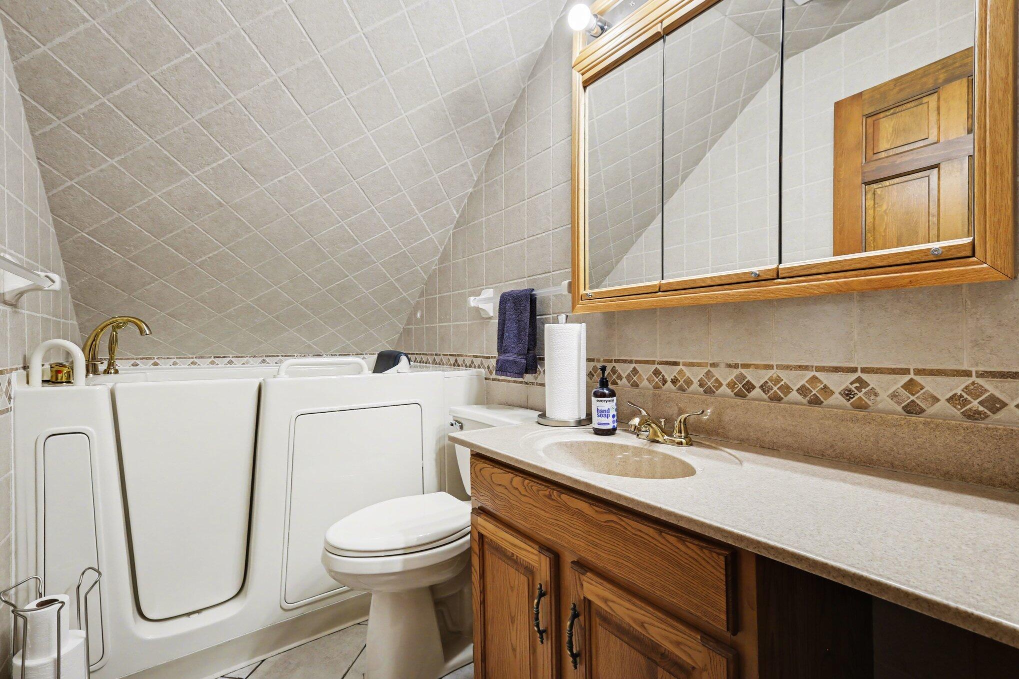 563 Waverly Road La Porte, IN 46350 - Photo 12 of 25 2038x1359