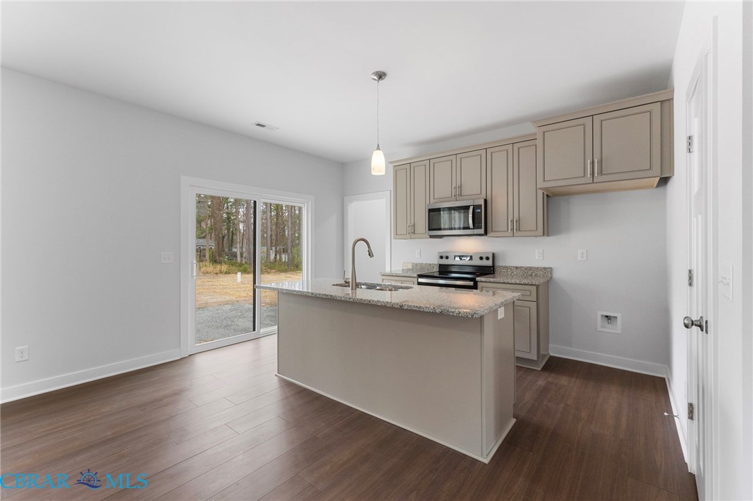 8978 Marlfield Road Gloucester, VA 23061 - Photo 6 of 33