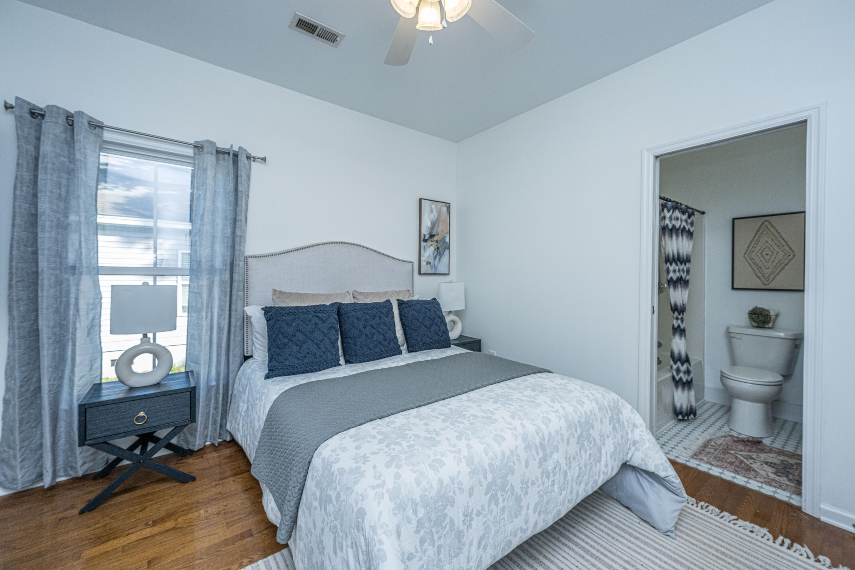 870 Sedge Court Charleston, SC 29412 - Photo 15 of 35 Primary and bath