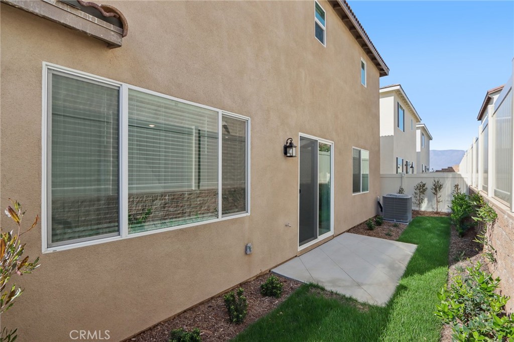 1110 Tropic Court Redlands, CA 92374 - Photo 44 of 44 a view of a house with backyard and garden