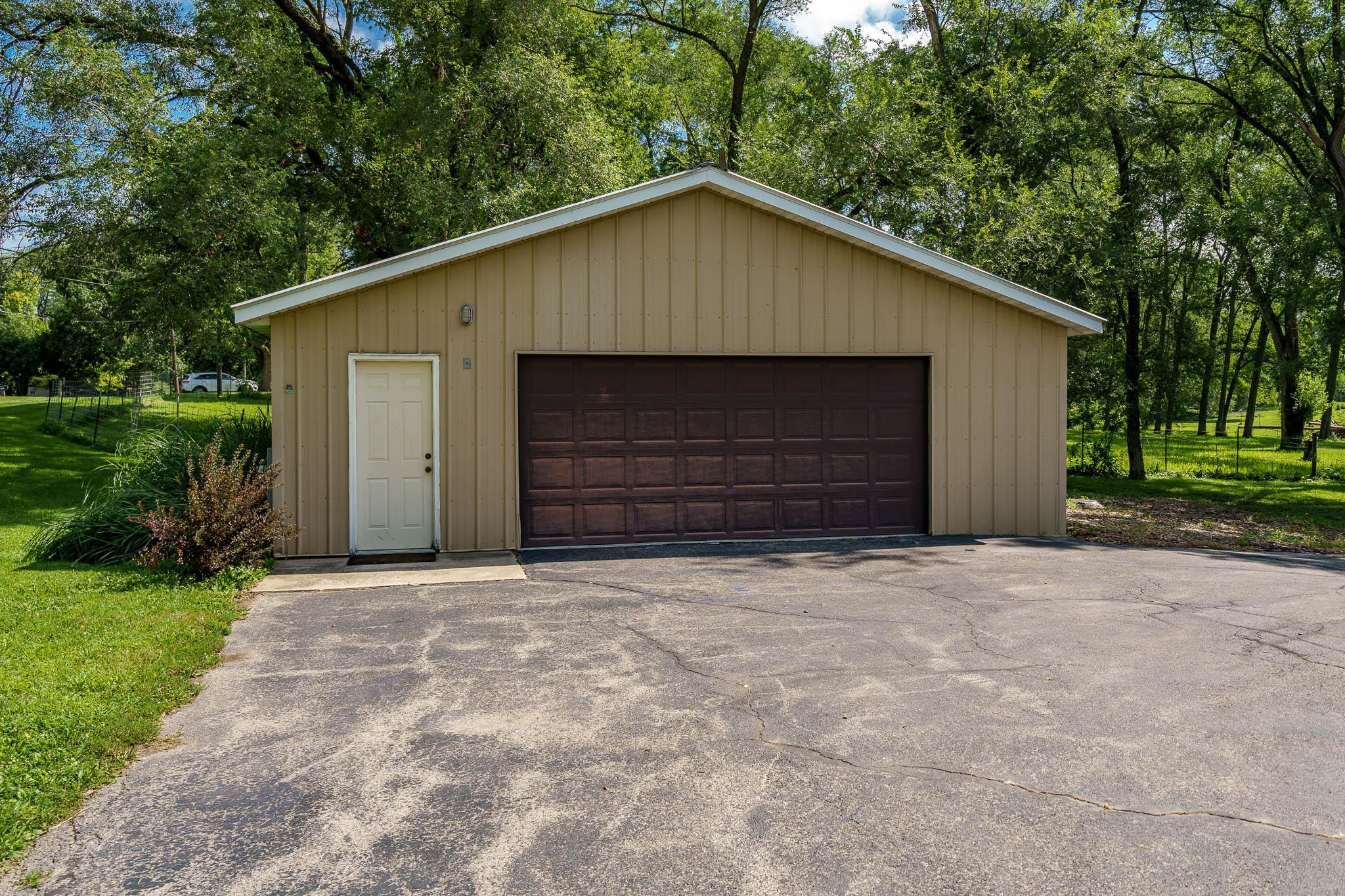 3804 Mill Road Cherry Valley, IL 61016 - Photo 6 of 71 Gallery Image 6