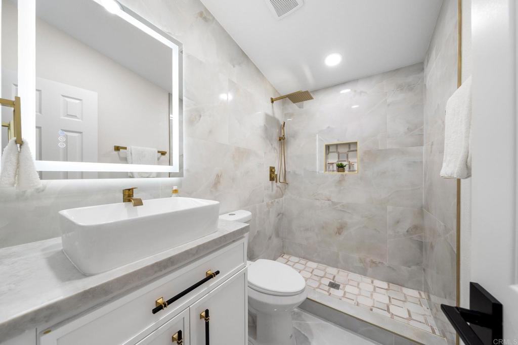 13824 Powers Road Poway, CA 92064 - Photo 2 of 40