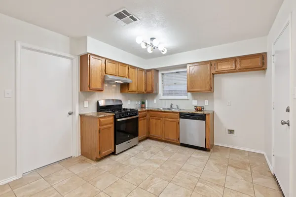 $2,095 | 7707 Montaque Drive, Austin, TX 78729