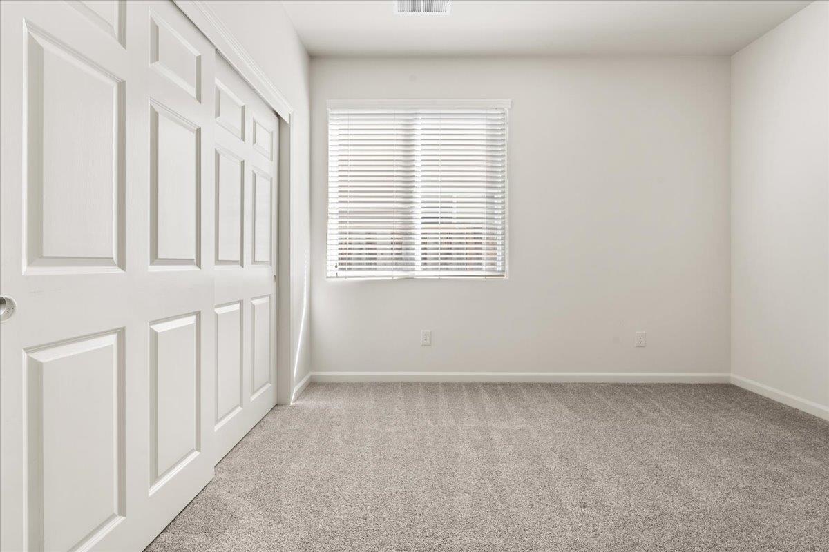 478 Churchill Way Salinas, CA 93906 - Photo 23 of 31 an empty room with a window