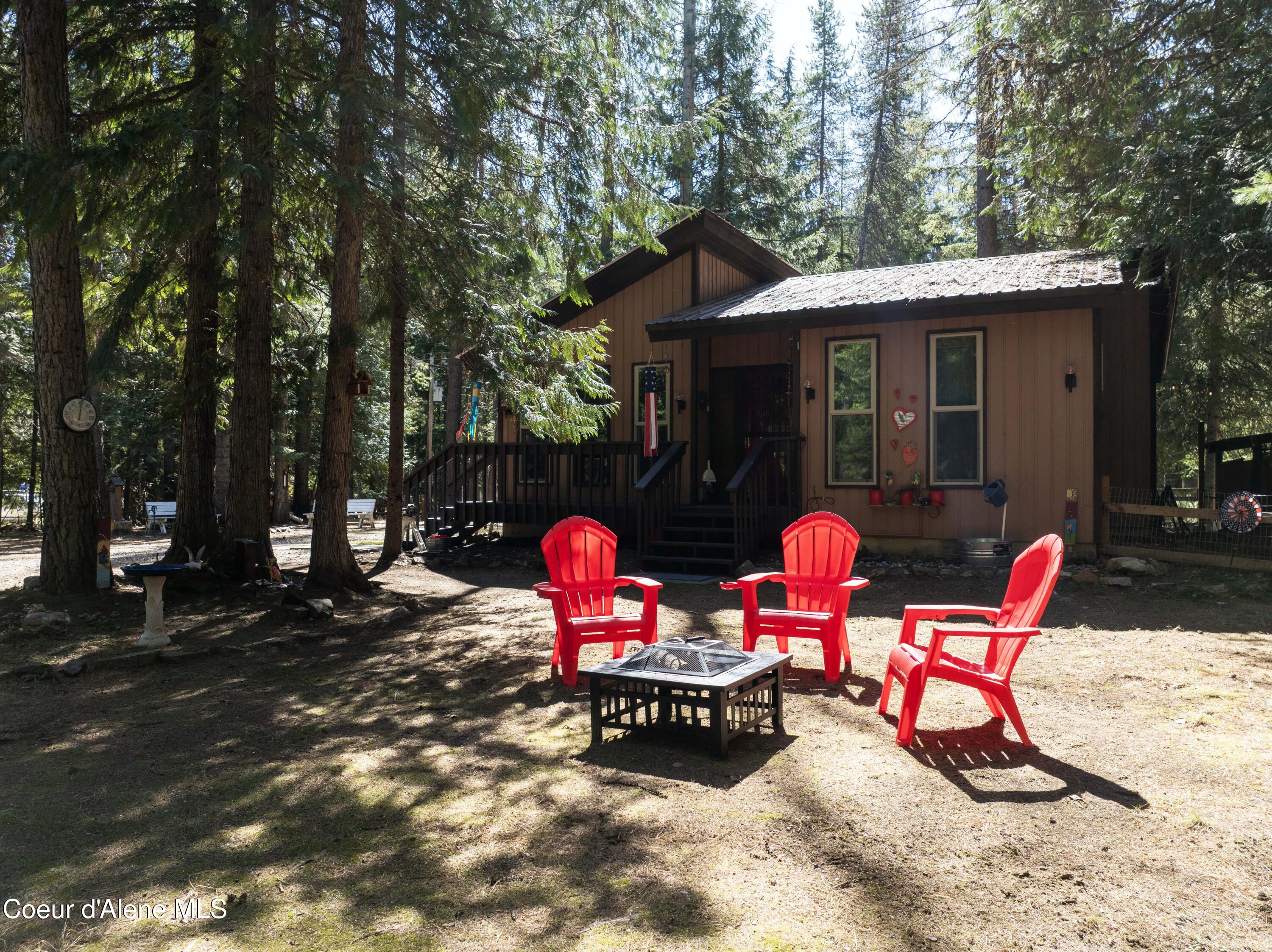 1976 Reeder Bay Road Nordman, ID 83848 - Photo 18 of 20 Private Setting