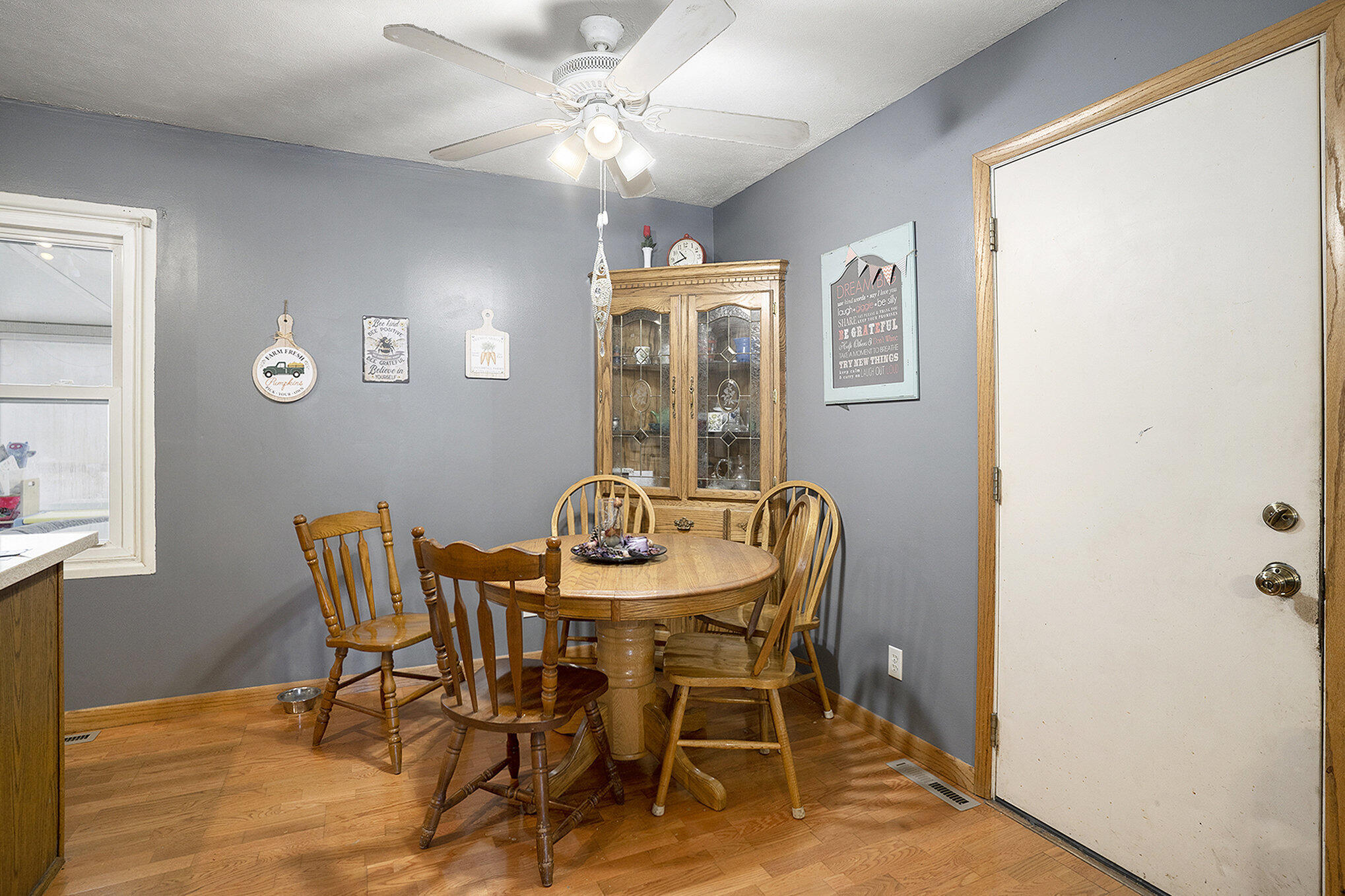 1185 Sherwood Road Muskegon, MI 49441 - Photo 5 of 22 005_dsc01919_776