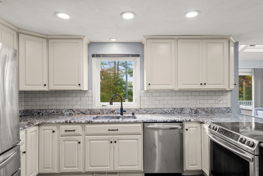 20 Browning Road Shrewsbury, MA 01545 - Photo 8 of 28 Gallery Image 8