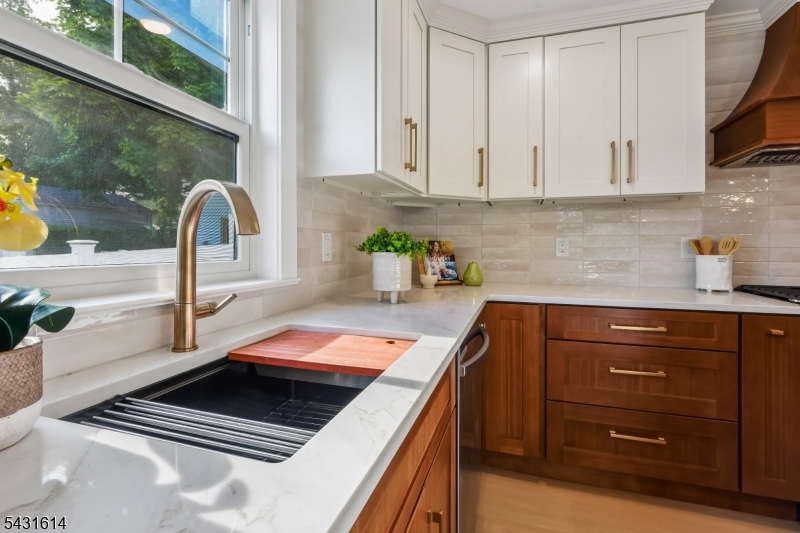 10 Rose Street Edison, NJ 08817 - Photo 7 of 48