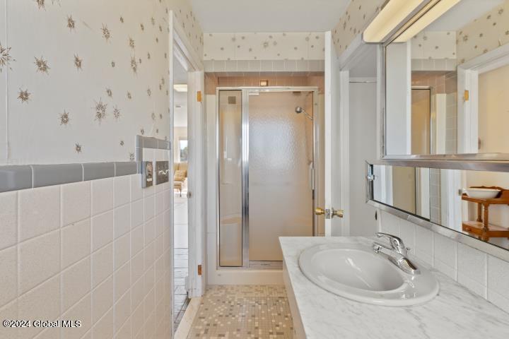 2830 West Old State Road Guilderland, NY 12303 - Photo 16 of 37 Primary Bathroom
