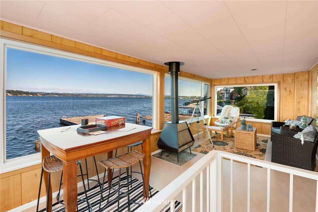10354 Riviera Place Northeast Seattle, WA 98125 - Photo 11 of 25 Gallery Image 11