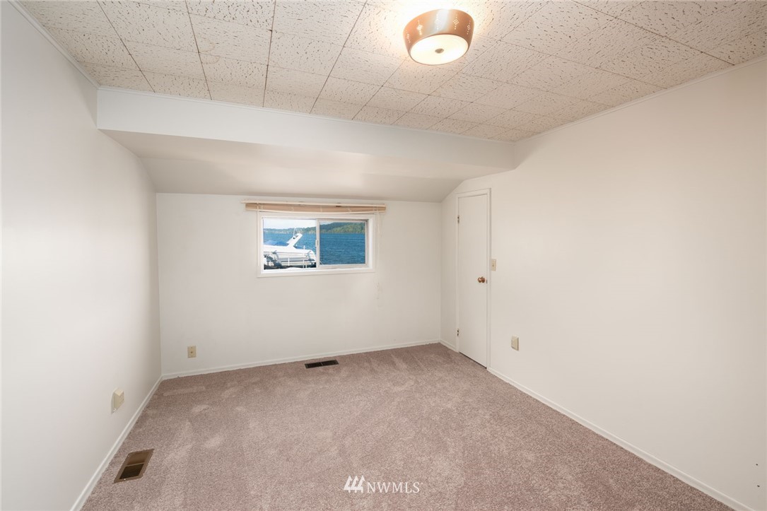 10354 Riviera Place Northeast Seattle, WA 98125 - Photo 20 of 25 Gallery Image 20