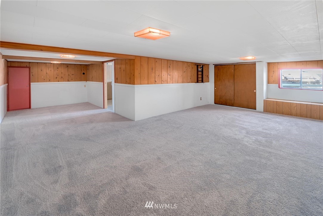 10354 Riviera Place Northeast Seattle, WA 98125 - Photo 22 of 25 Gallery Image 22