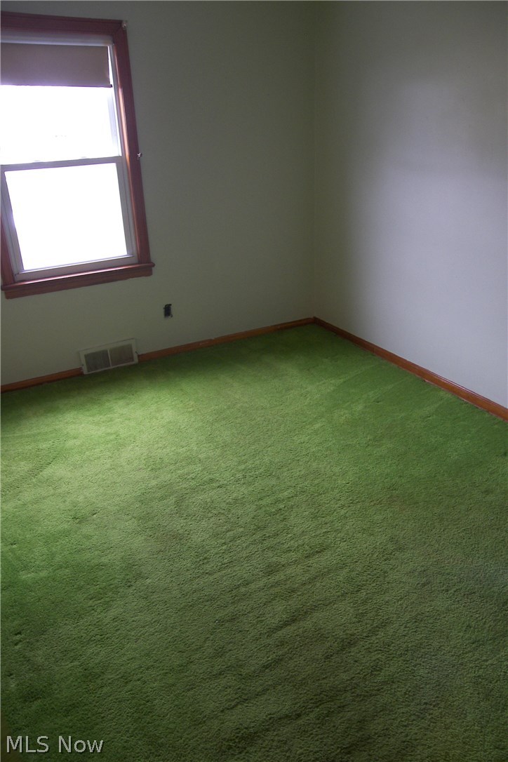 29818 Arthur Road Wickliffe, OH 44092 - Photo 9 of 19 Gallery Image 9