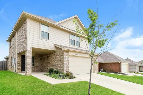 $2,075 | 1700 Oriole Street, Ennis, TX 75119