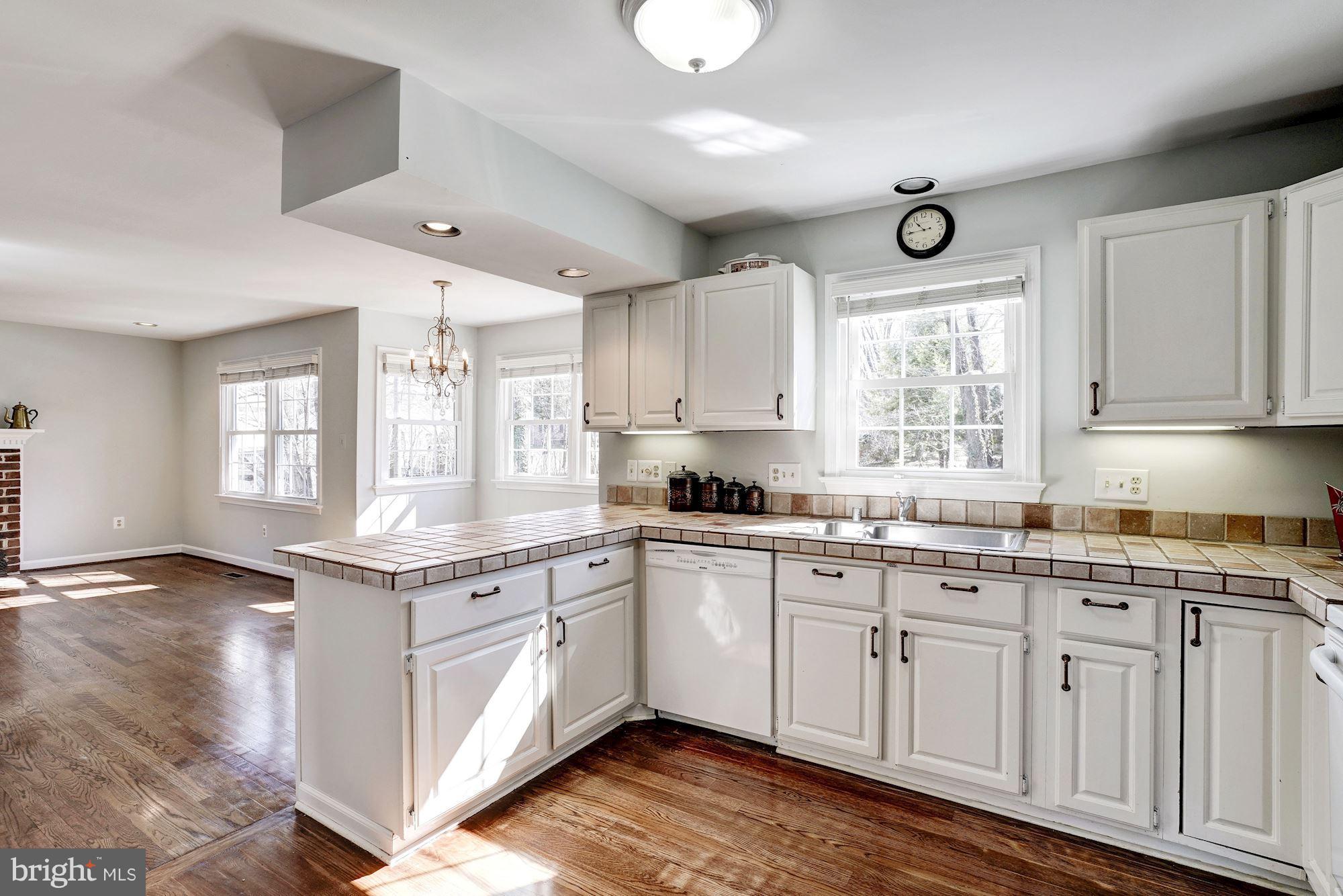 1243 Colonial Road McLean, VA 22101 - Photo 10 of 26 Kitchen