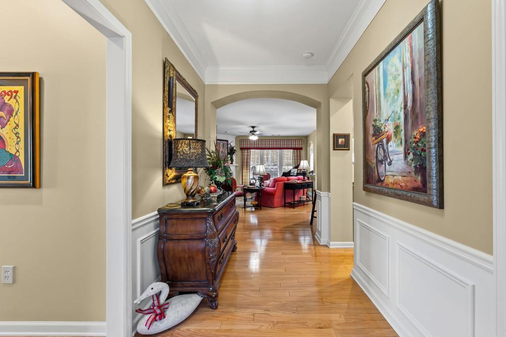 1081 Spring Station Road Greensboro, GA 30642 - Photo 4 of 35 a living room with furniture and a window