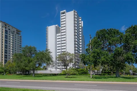 $575,000 | 4141 Bayshore Boulevard, Unit 1003, Tampa, FL 33611