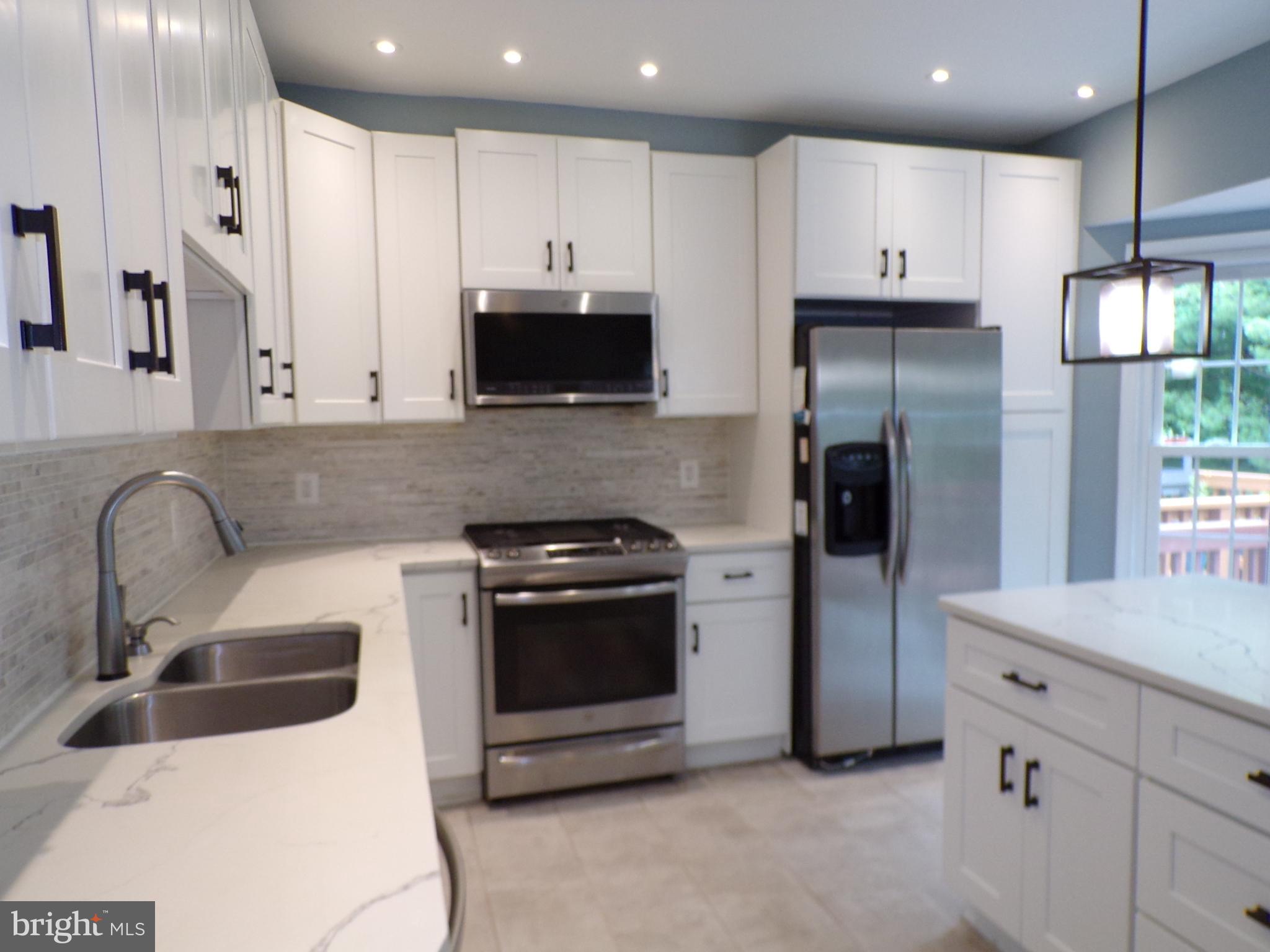 7709 Rachael Whitney Lane Alexandria, VA 22315 - Photo 6 of 11 Kitchen