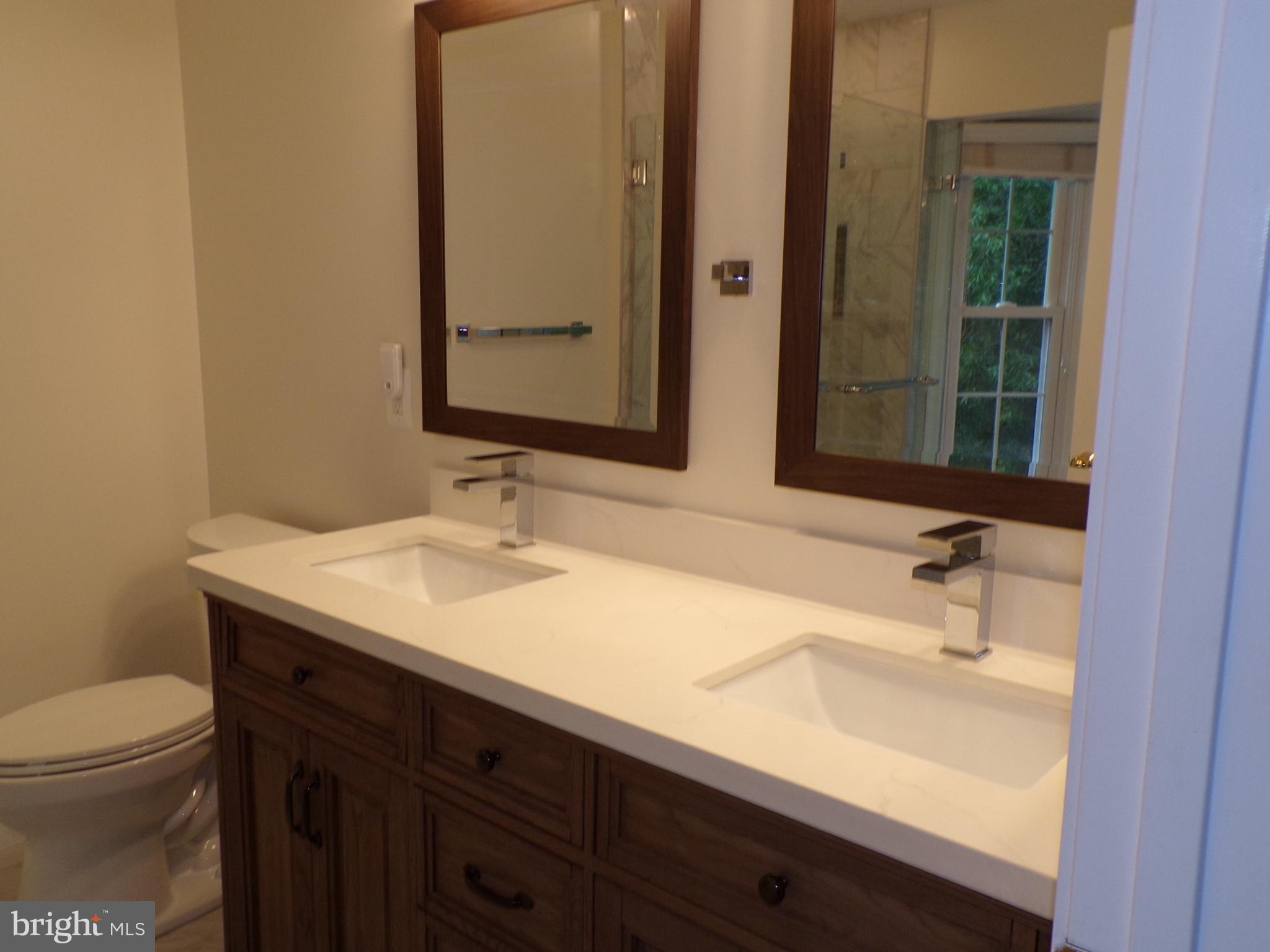 7709 Rachael Whitney Lane Alexandria, VA 22315 - Photo 8 of 11 Primary Bathroom