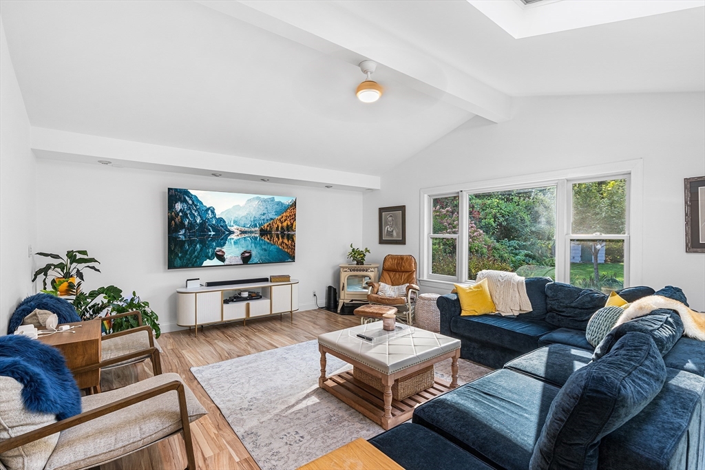 14 Francine Road Framingham, MA 01701 - Photo 3 of 33