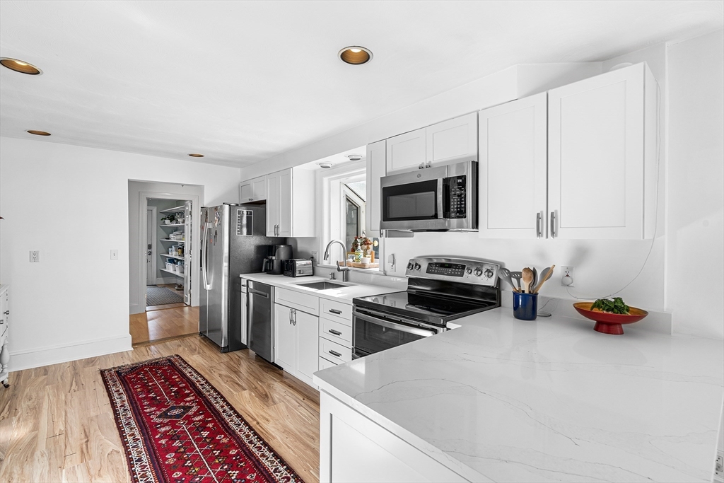 14 Francine Road Framingham, MA 01701 - Photo 7 of 33