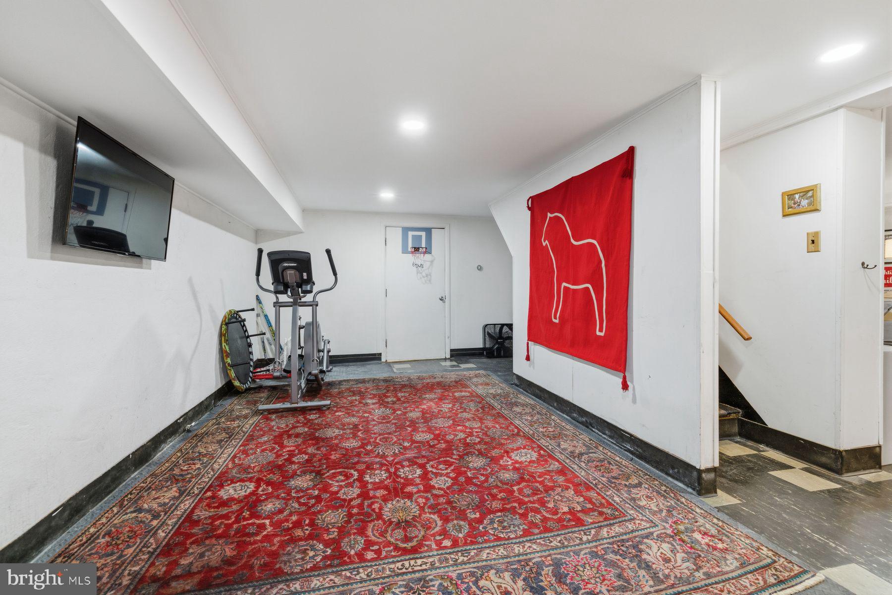 6254 West Valley Green Road Flourtown, PA 19031 - Photo 16 of 20 Versatile space with vibrant accents.