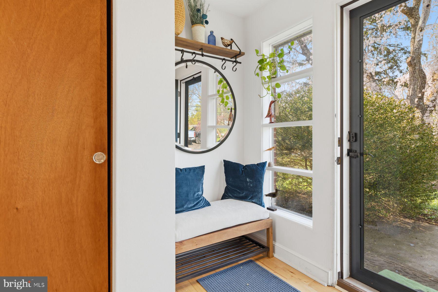 6254 West Valley Green Road Flourtown, PA 19031 - Photo 2 of 20 Inviting entryway with natural light.