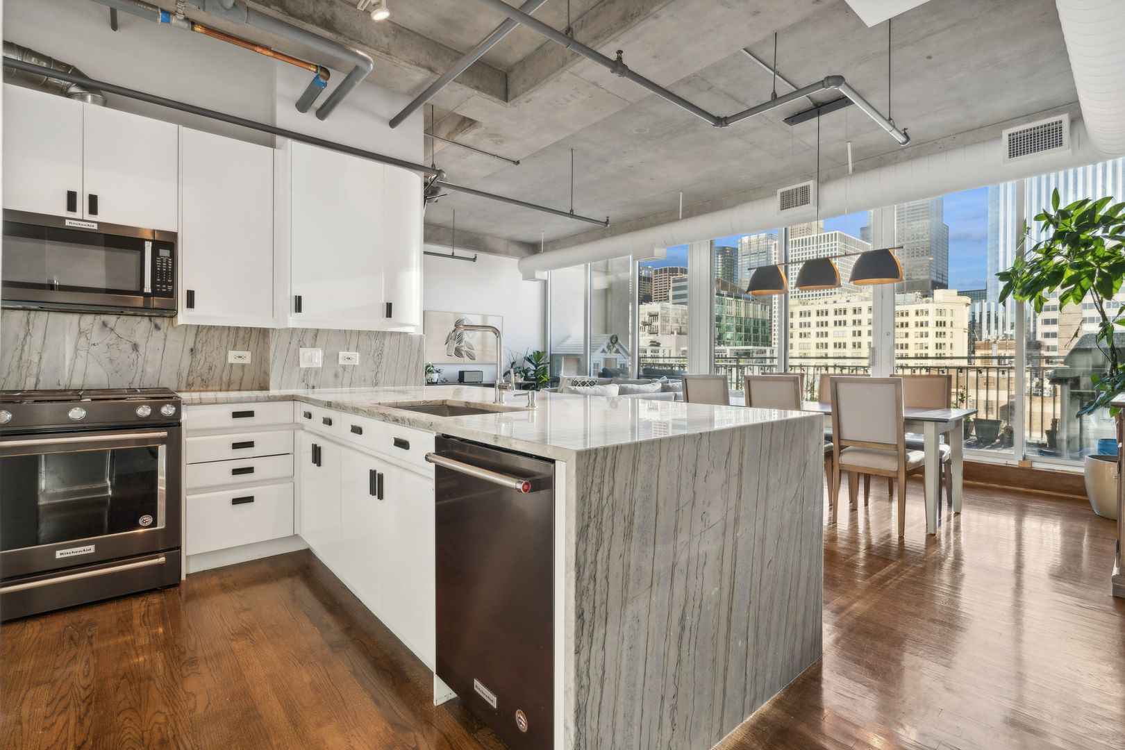 700 West Van Buren Street, Unit PH2 Chicago, IL 60607 - Photo 14 of 37