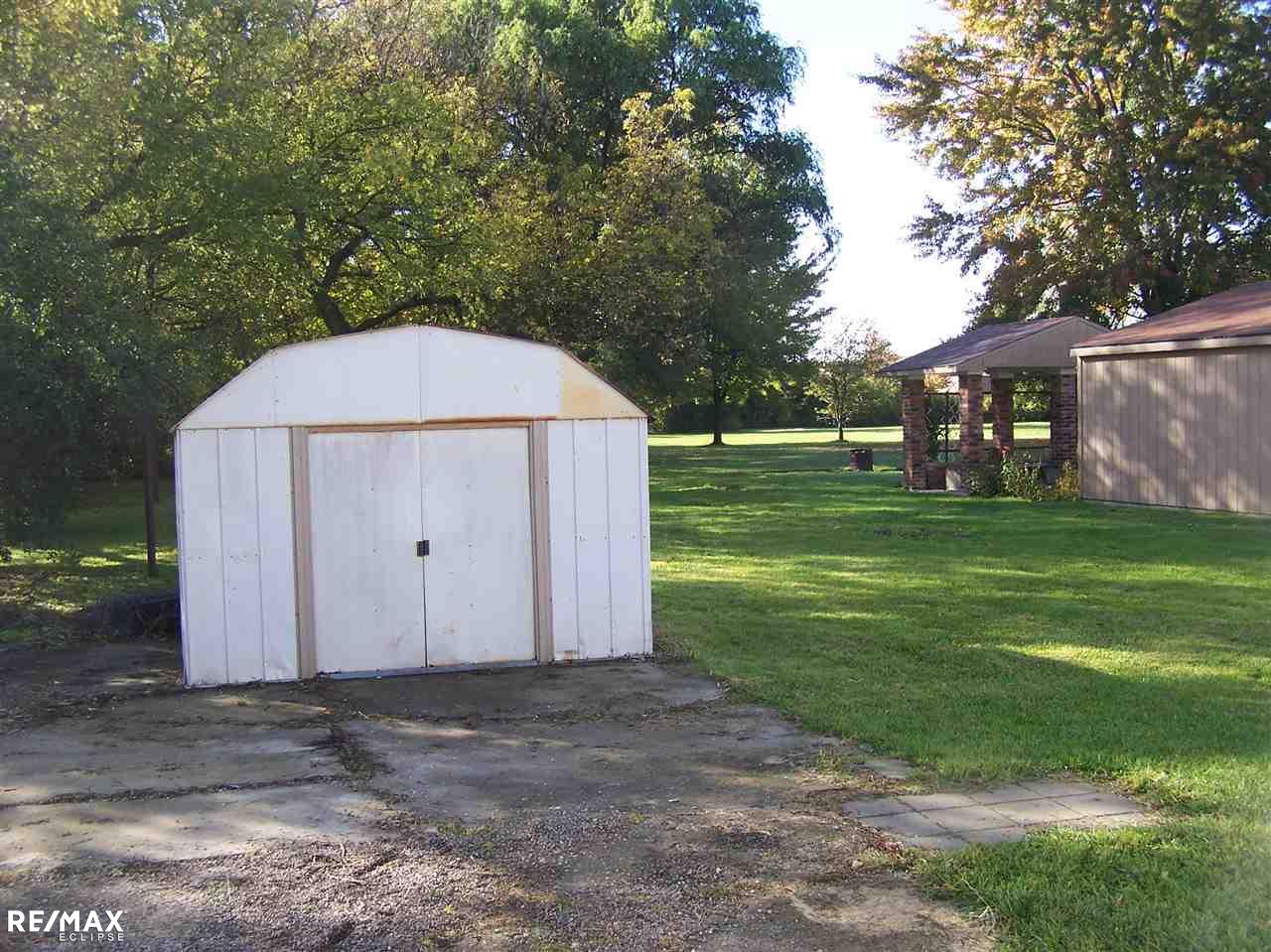 2110 Orpington Road Troy, MI 48083 - Photo 4 of 16 31306460-3.JPG