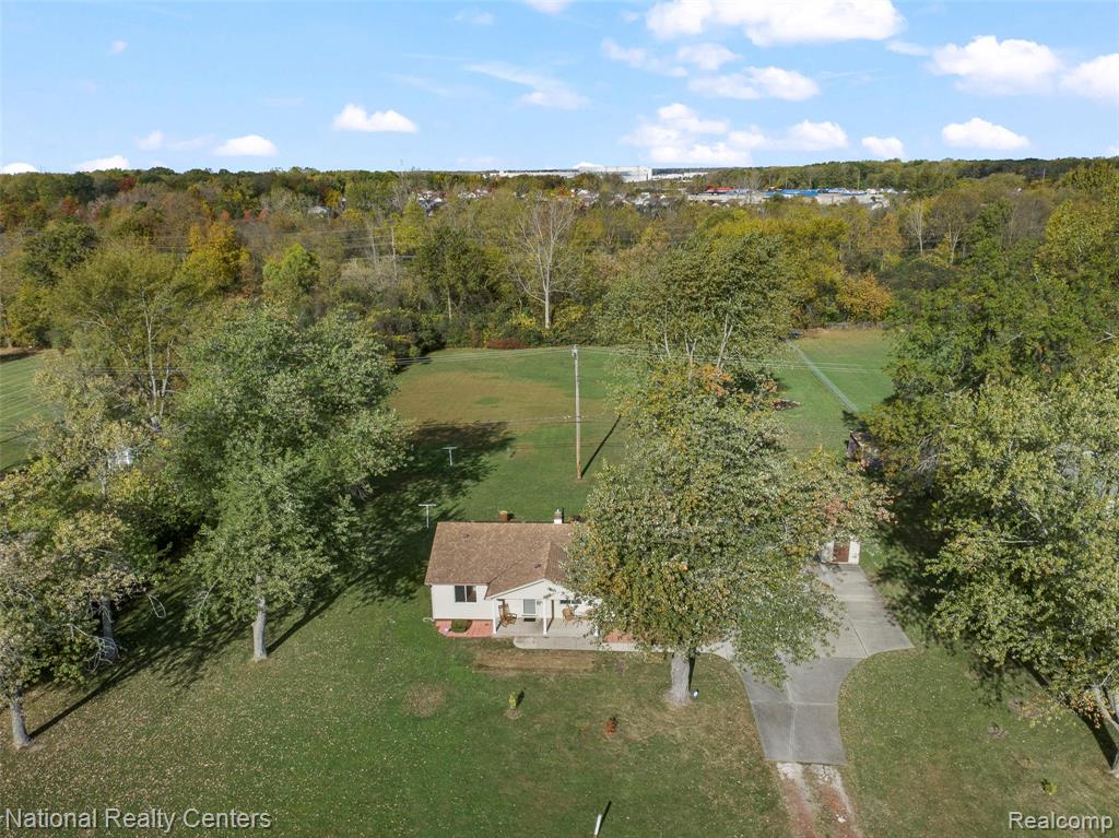 29842 Fort Road Rockwood, MI 48173 - Photo 3 of 42 Gallery Image 3