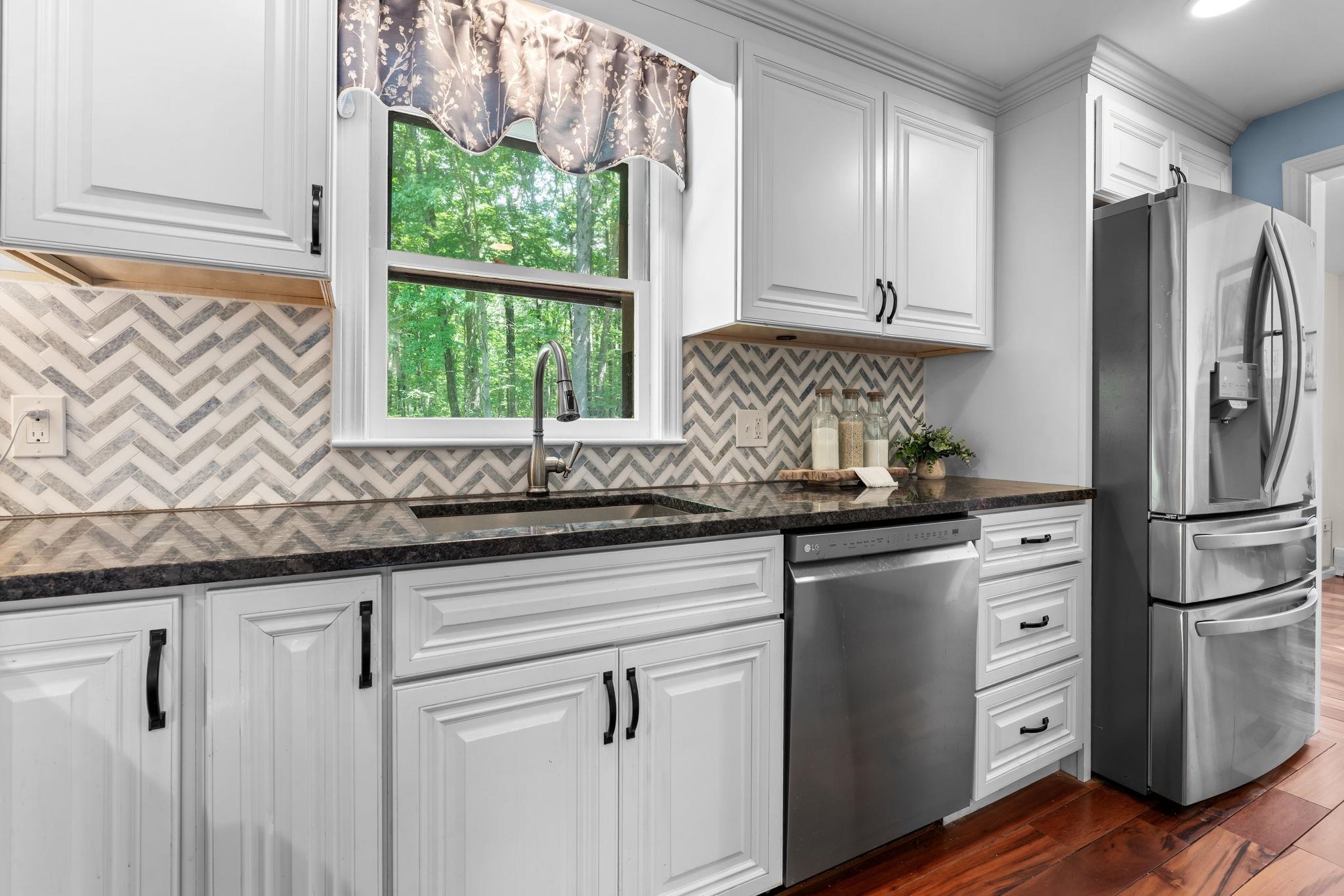15 Brier Lane Derry, NH 03038 - Photo 12 of 42