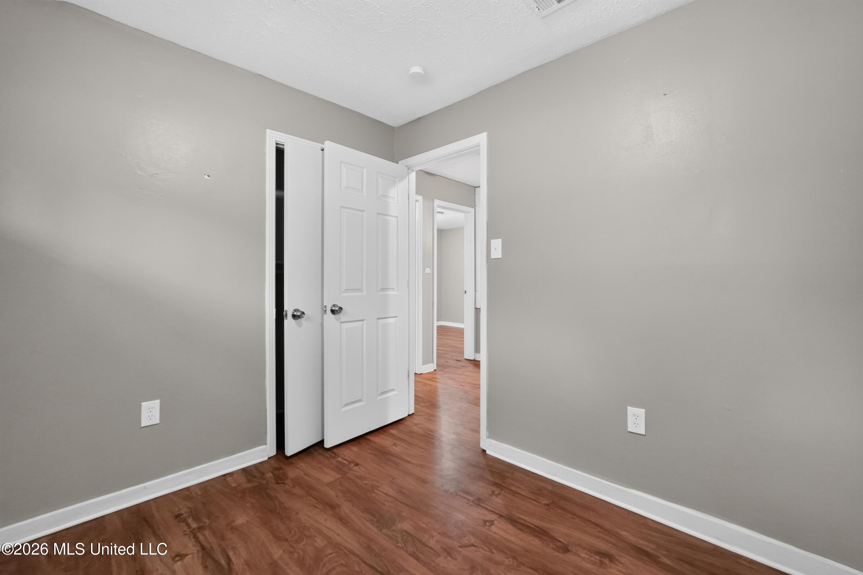 4305 Old Brandon Road Pearl, MS 39208 - Photo 22 of 38 28_4305_Old_Brandon_Rd-Bedroom-8835