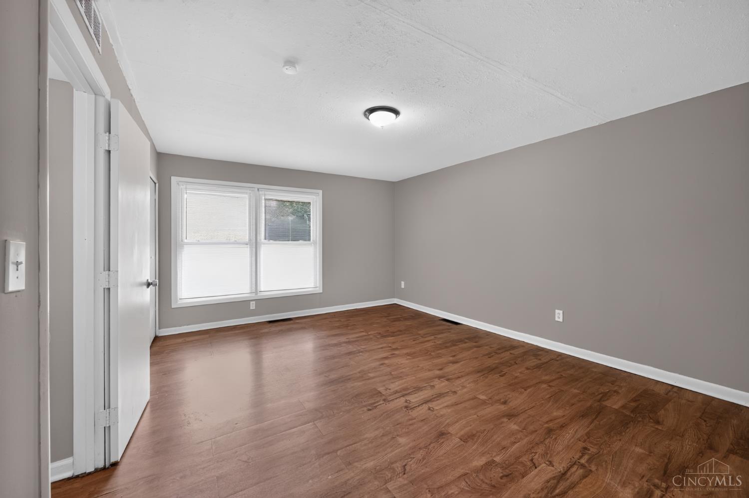 2015 Windmill Way Cincinnati, OH 45240 - Photo 7 of 32