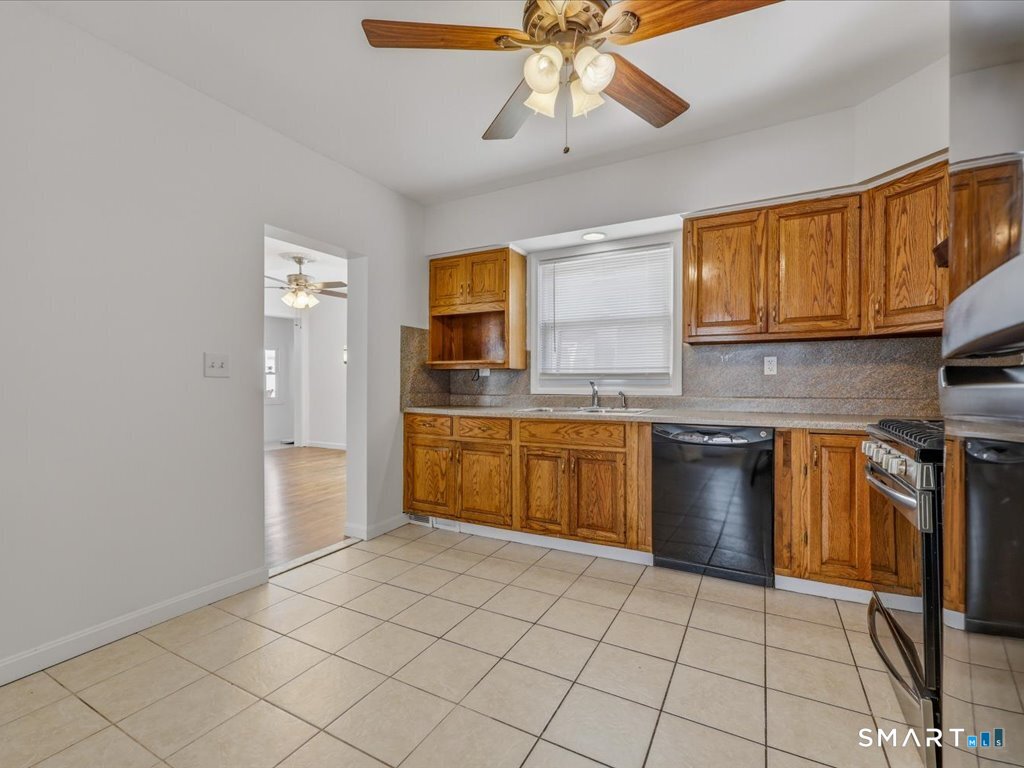 53 Maple Street Meriden, CT 06451 - Photo 19 of 35