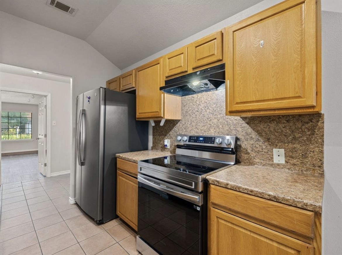 16413 Ryan Guinn Way Conroe, TX 77303 - Photo 4 of 15