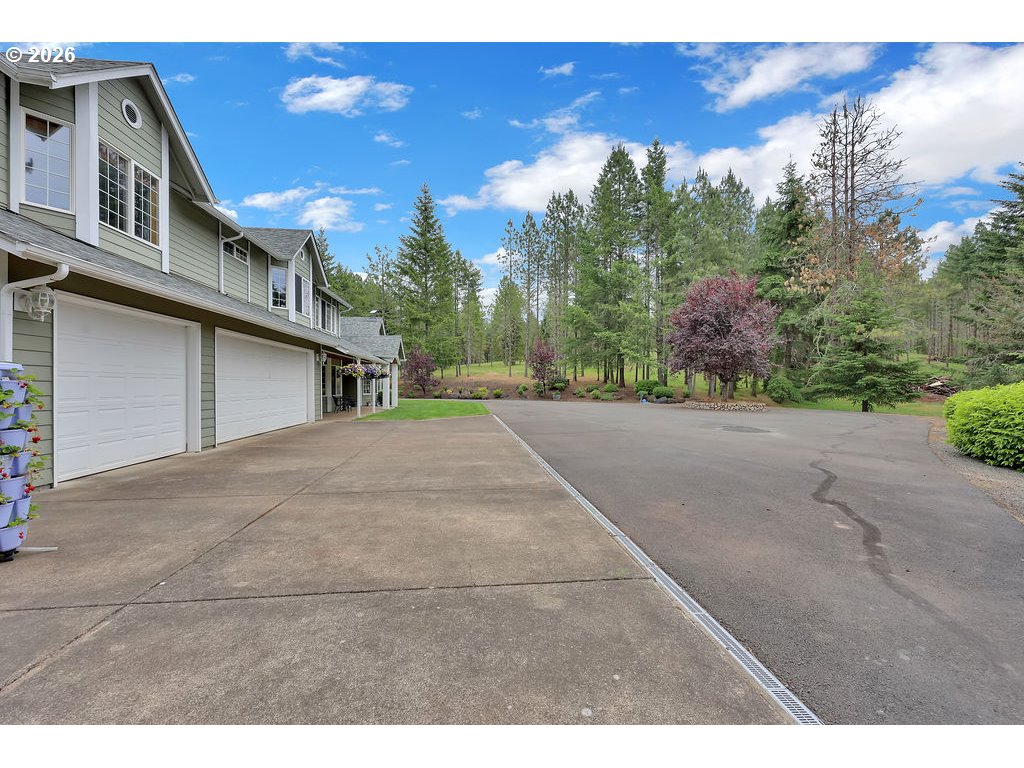 30898 Camas Swale Road Creswell, OR 97426 - Photo 32 of 48 Bedroom