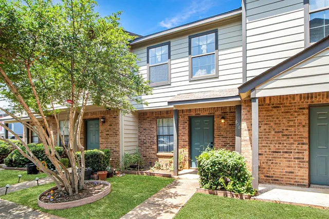 $240,000 | 618 West Collins Street, Denton, TX 76201