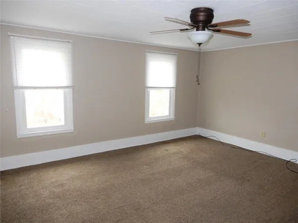 $850 | 395 1st Street, Lawrence, PA 15055