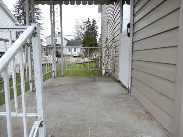$850 | 395 1st Street, Lawrence, PA 15055