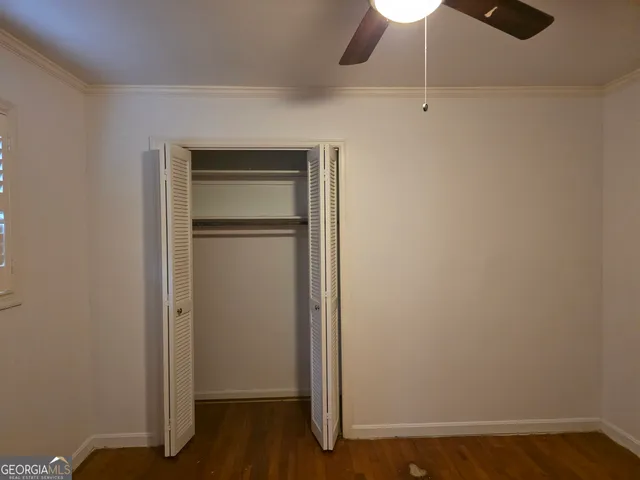 an empty room with a empty space