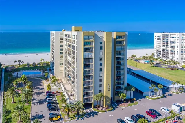 $879,000 | 1480 Gulf Boulevard, Unit 201, Clearwater Beach, FL 33767