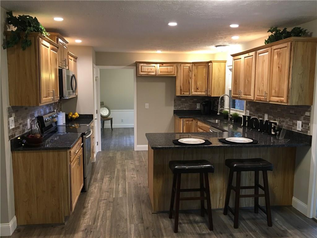 4372 River Road Columbus, IN 47203 - Photo 3 of 46