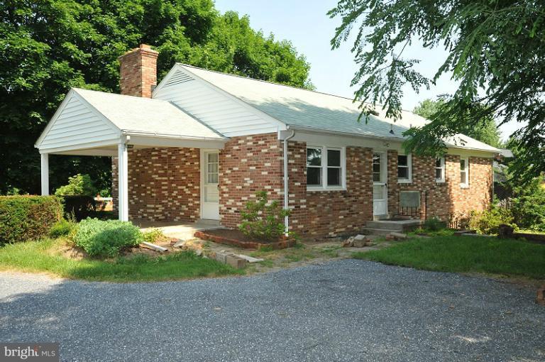 24417 Ridge Road Damascus, MD 20872 - Photo 19 of 19 Side of house from driveway